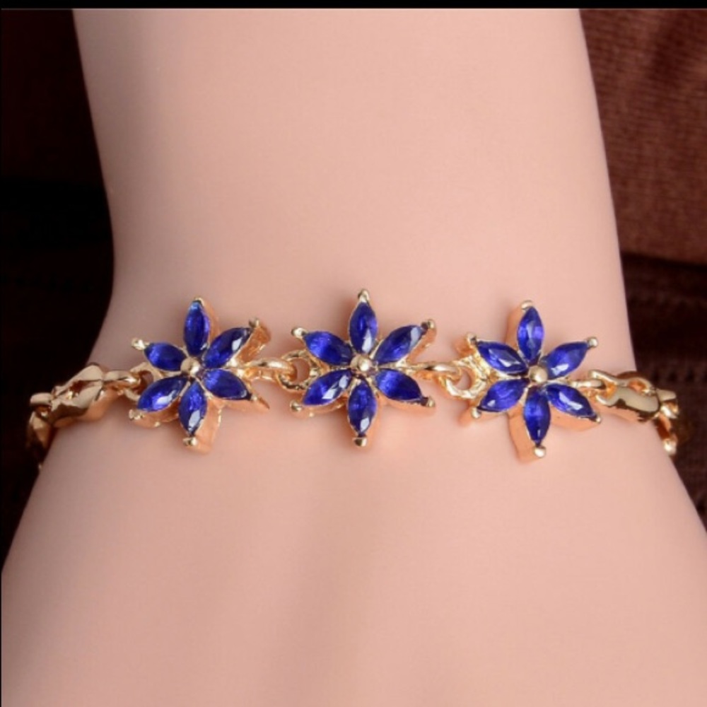 ❤️gorgeous Austrian sapphire flower gold plated